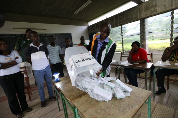 2e tour de l’élection : La balle est au centre, mais…